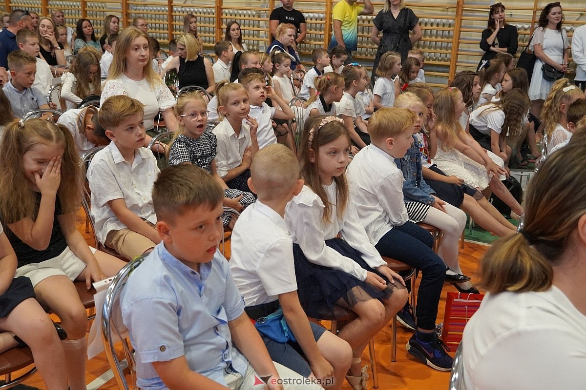 Zakończenie roku szkolnego w Szkole Podstawowej nr 5 w Ostrołęce [21.05.2024] - zdjęcie #159 - eOstroleka.pl