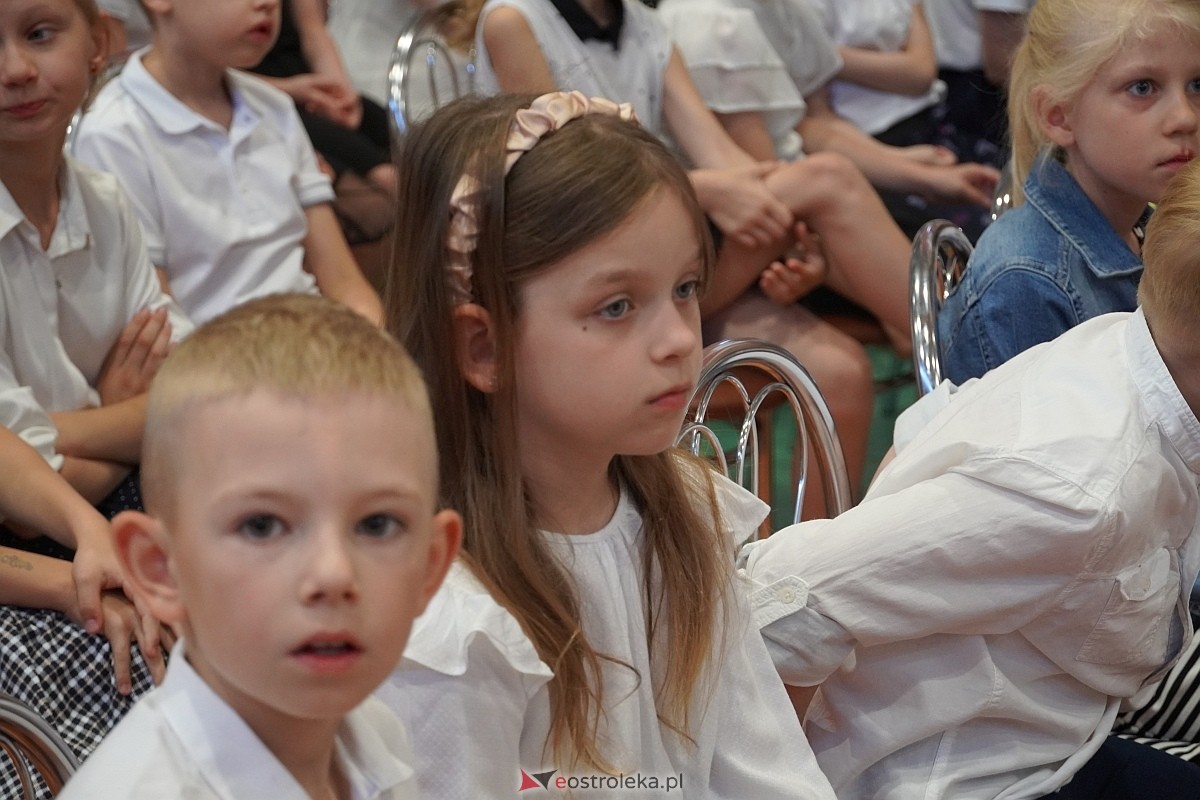 Zakończenie roku szkolnego w Szkole Podstawowej nr 5 w Ostrołęce [21.05.2024] - zdjęcie #158 - eOstroleka.pl