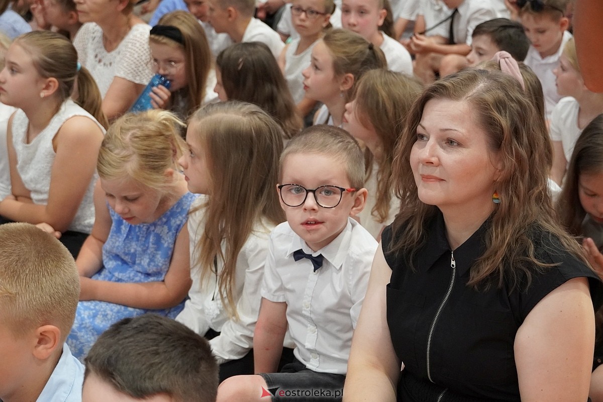 Zakończenie roku szkolnego w Szkole Podstawowej nr 5 w Ostrołęce [21.05.2024] - zdjęcie #155 - eOstroleka.pl