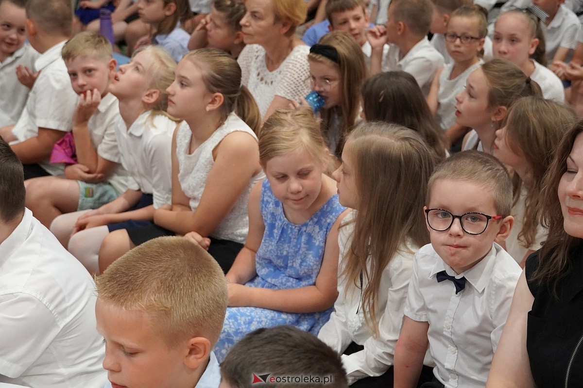 Zakończenie roku szkolnego w Szkole Podstawowej nr 5 w Ostrołęce [21.05.2024] - zdjęcie #154 - eOstroleka.pl