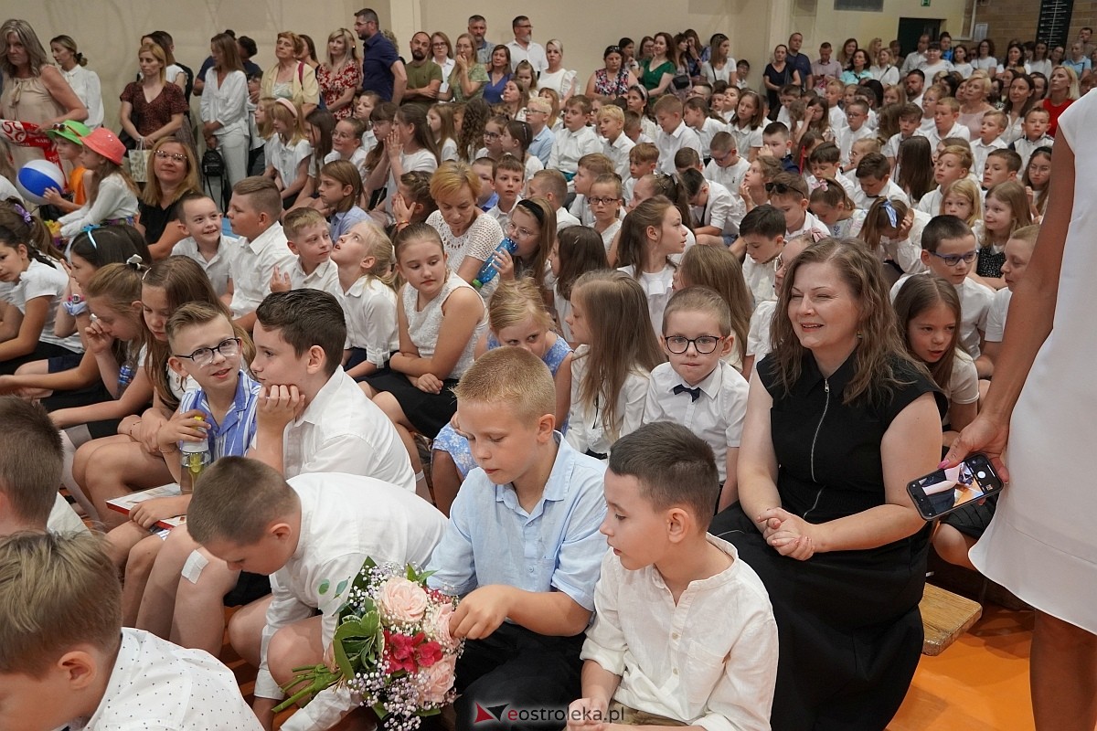 Zakończenie roku szkolnego w Szkole Podstawowej nr 5 w Ostrołęce [21.05.2024] - zdjęcie #153 - eOstroleka.pl