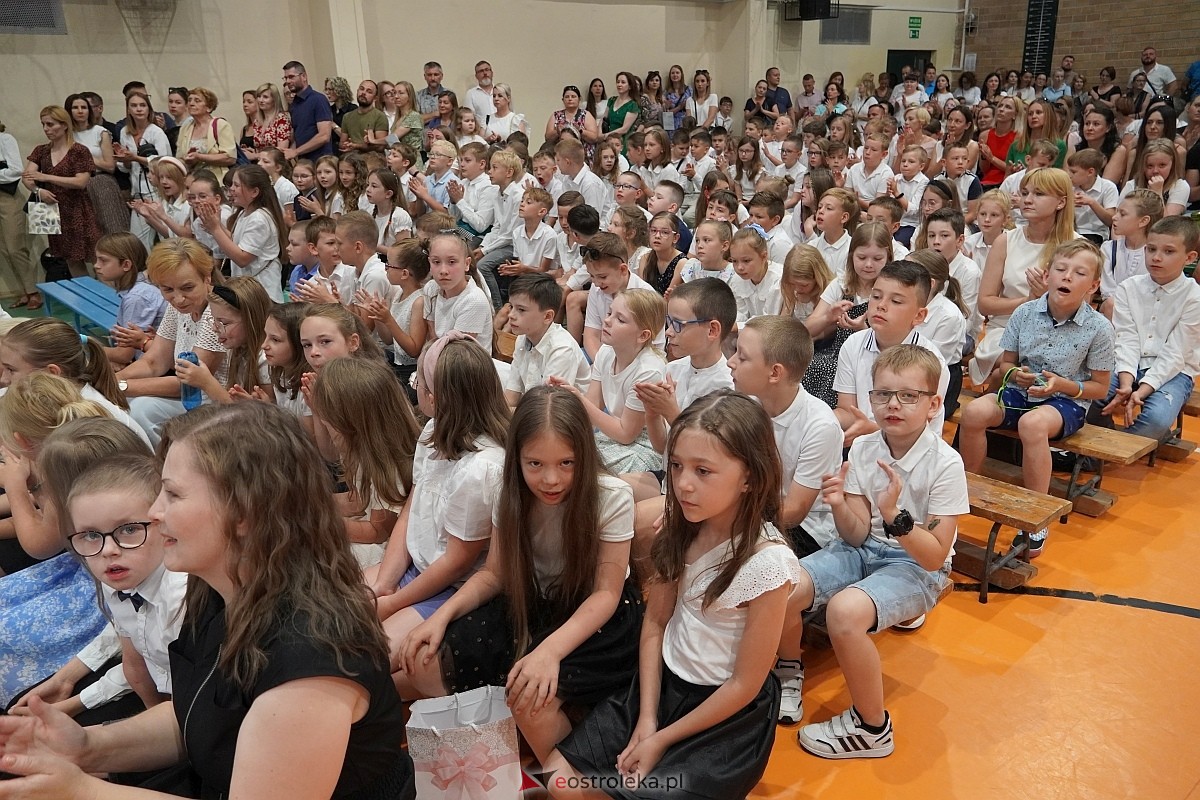 Zakończenie roku szkolnego w Szkole Podstawowej nr 5 w Ostrołęce [21.05.2024] - zdjęcie #150 - eOstroleka.pl