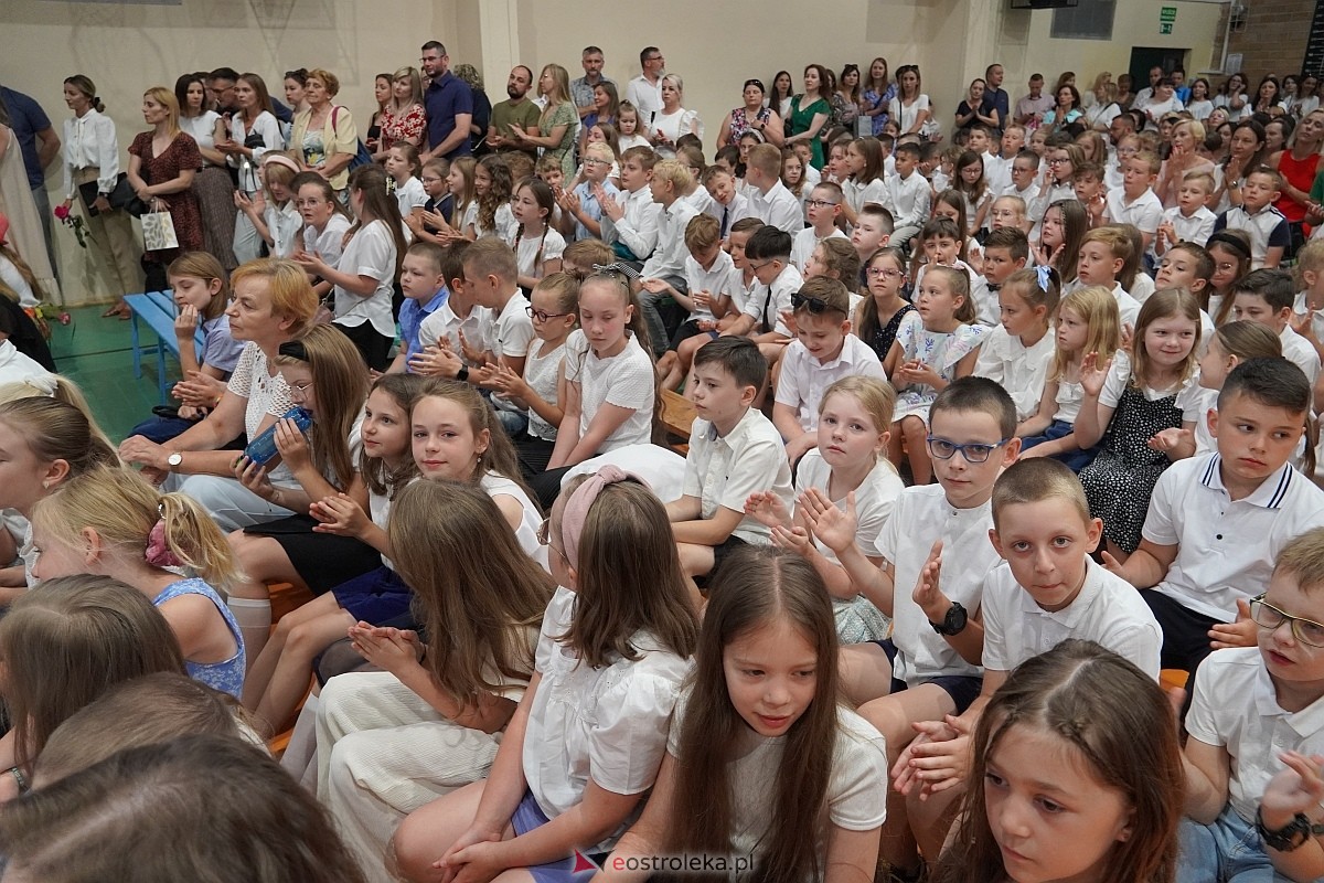 Zakończenie roku szkolnego w Szkole Podstawowej nr 5 w Ostrołęce [21.05.2024] - zdjęcie #149 - eOstroleka.pl