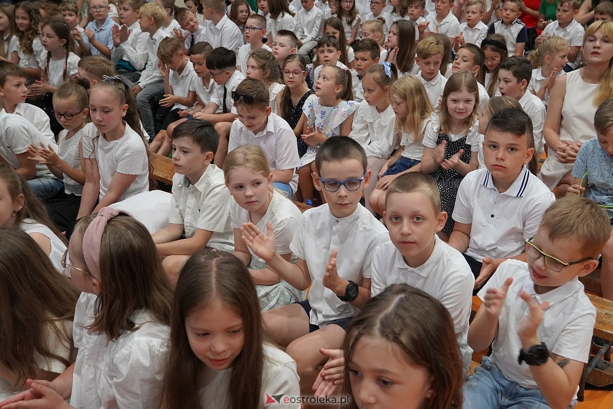 Zakończenie roku szkolnego w Szkole Podstawowej nr 5 w Ostrołęce [21.05.2024] - zdjęcie #148 - eOstroleka.pl