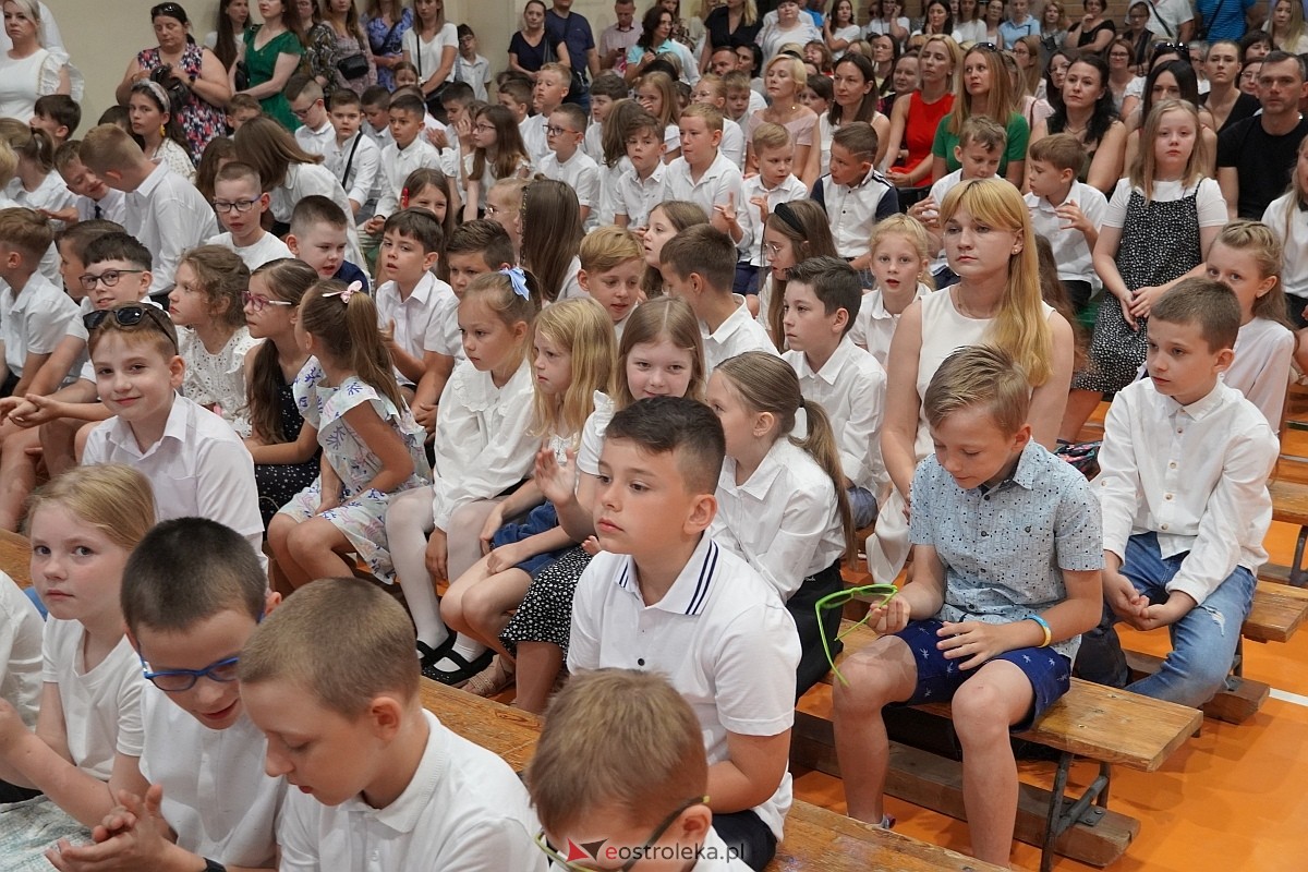 Zakończenie roku szkolnego w Szkole Podstawowej nr 5 w Ostrołęce [21.05.2024] - zdjęcie #146 - eOstroleka.pl