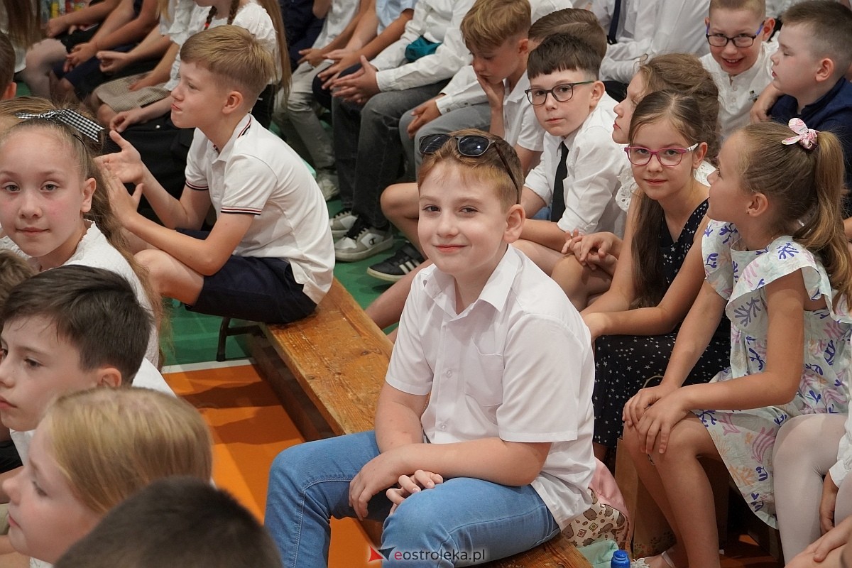 Zakończenie roku szkolnego w Szkole Podstawowej nr 5 w Ostrołęce [21.05.2024] - zdjęcie #144 - eOstroleka.pl