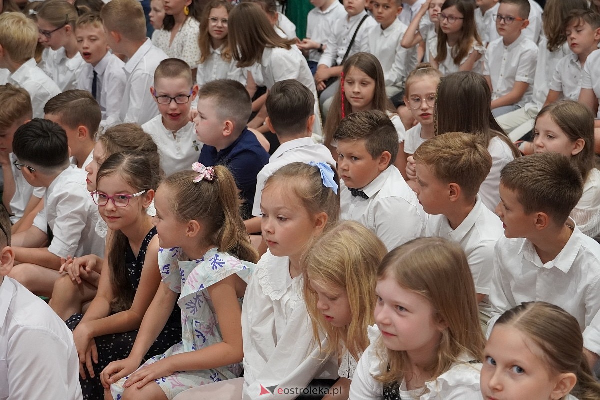 Zakończenie roku szkolnego w Szkole Podstawowej nr 5 w Ostrołęce [21.05.2024] - zdjęcie #143 - eOstroleka.pl