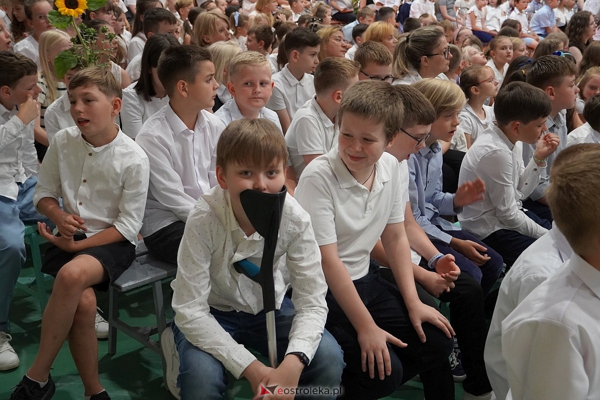 Zakończenie roku szkolnego w Szkole Podstawowej nr 5 w Ostrołęce [21.05.2024] - zdjęcie #121 - eOstroleka.pl