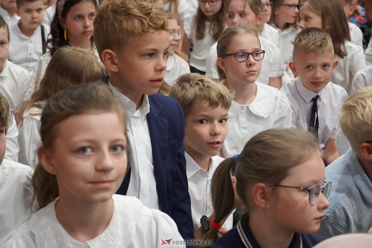 Zakończenie roku szkolnego w Szkole Podstawowej nr 5 w Ostrołęce [21.05.2024] - zdjęcie #119 - eOstroleka.pl