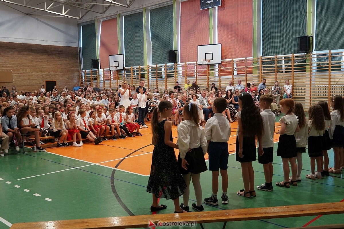 Zakończenie roku szkolnego w Szkole Podstawowej nr 5 w Ostrołęce [21.05.2024] - zdjęcie #115 - eOstroleka.pl