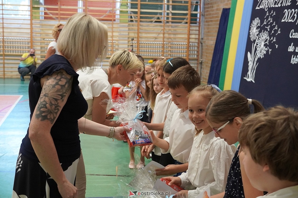 Zakończenie roku szkolnego w Szkole Podstawowej nr 5 w Ostrołęce [21.05.2024] - zdjęcie #111 - eOstroleka.pl