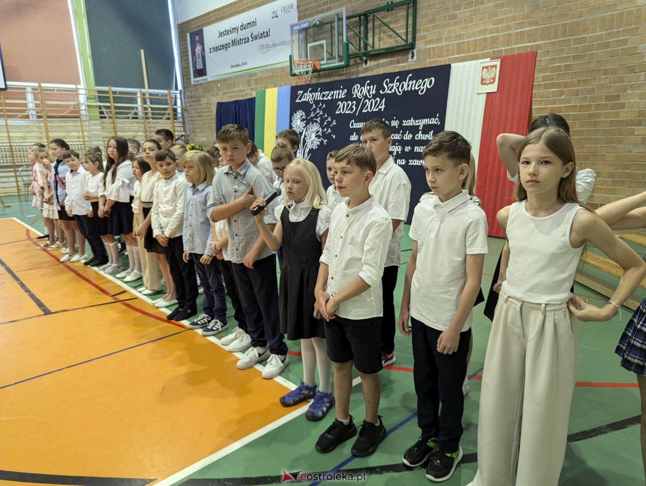 Zakończenie roku szkolnego w Szkole Podstawowej nr 5 w Ostrołęce [21.05.2024] - zdjęcie #221 - eOstroleka.pl
