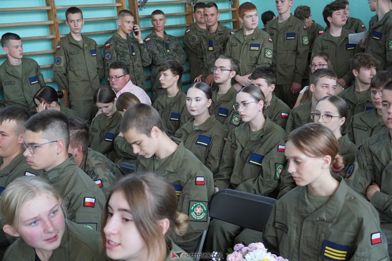 Zakończenie roku szkolnego w Zespole Szkół Zawodowych nr 2 [21.06.2024] - zdjęcie #97 - eOstroleka.pl
