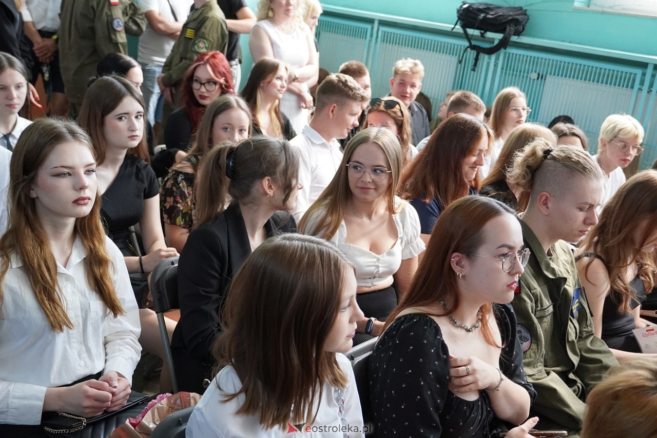 Zakończenie roku szkolnego w Zespole Szkół Zawodowych nr 2 [21.06.2024] - zdjęcie #89 - eOstroleka.pl