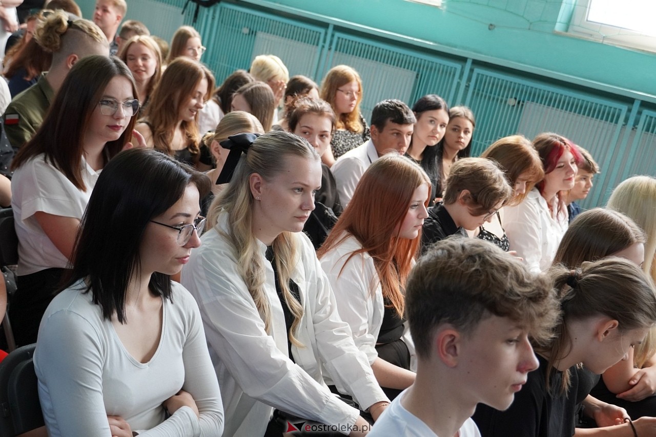 Zakończenie roku szkolnego w Zespole Szkół Zawodowych nr 2 [21.06.2024] - zdjęcie #85 - eOstroleka.pl