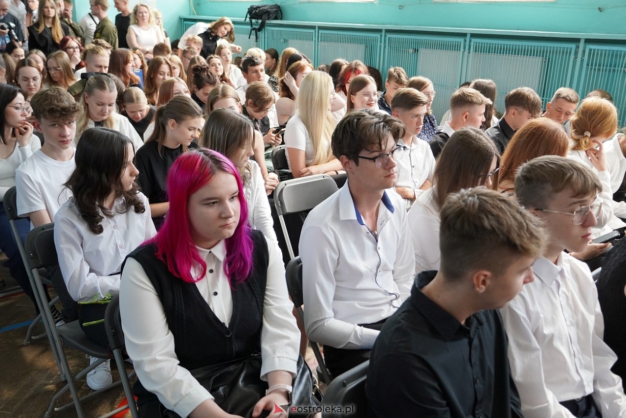 Zakończenie roku szkolnego w Zespole Szkół Zawodowych nr 2 [21.06.2024] - zdjęcie #80 - eOstroleka.pl