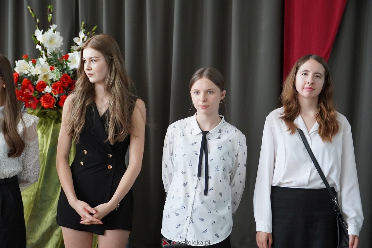Zakończenie roku szkolnego w Zespole Szkół Zawodowych nr 2 [21.06.2024] - zdjęcie #51 - eOstroleka.pl