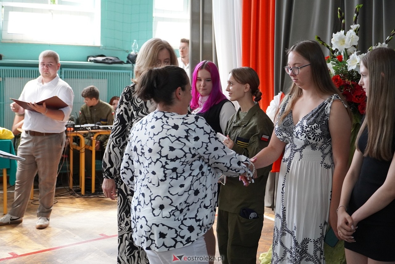 Zakończenie roku szkolnego w Zespole Szkół Zawodowych nr 2 [21.06.2024] - zdjęcie #26 - eOstroleka.pl