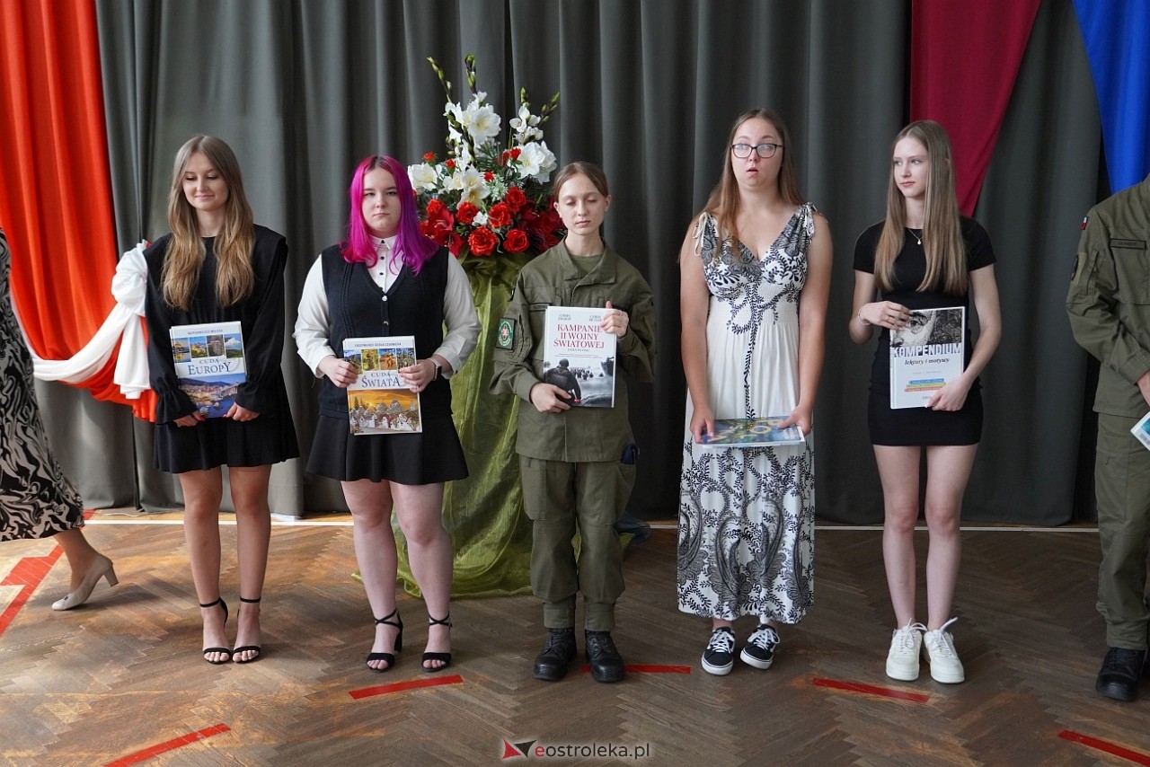 Zakończenie roku szkolnego w Zespole Szkół Zawodowych nr 2 [21.06.2024] - zdjęcie #16 - eOstroleka.pl