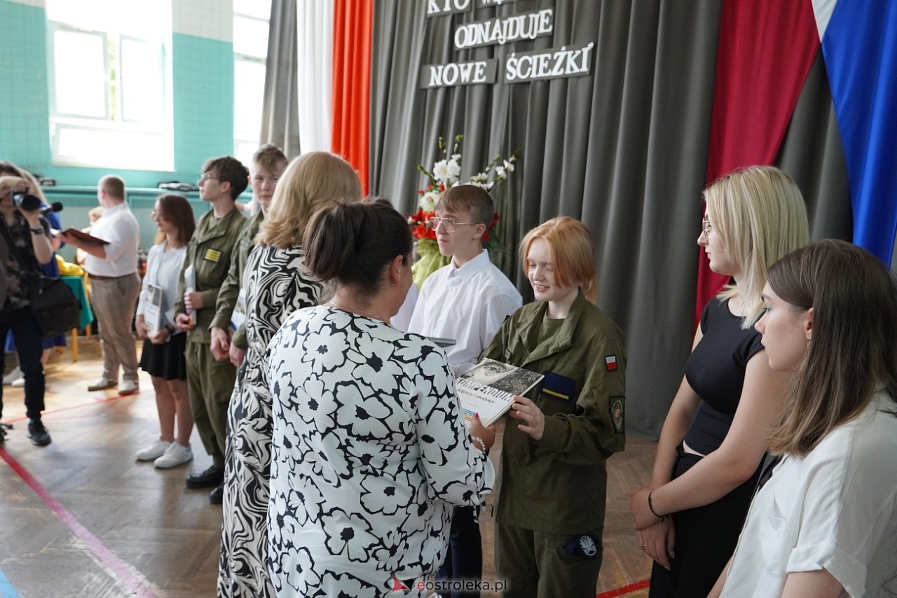 Zakończenie roku szkolnego w Zespole Szkół Zawodowych nr 2 [21.06.2024] - zdjęcie #10 - eOstroleka.pl