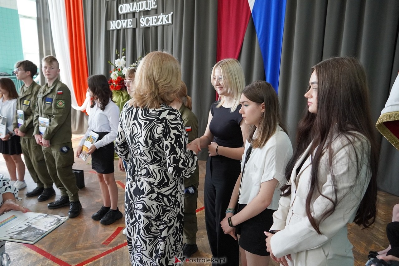 Zakończenie roku szkolnego w Zespole Szkół Zawodowych nr 2 [21.06.2024] - zdjęcie #8 - eOstroleka.pl