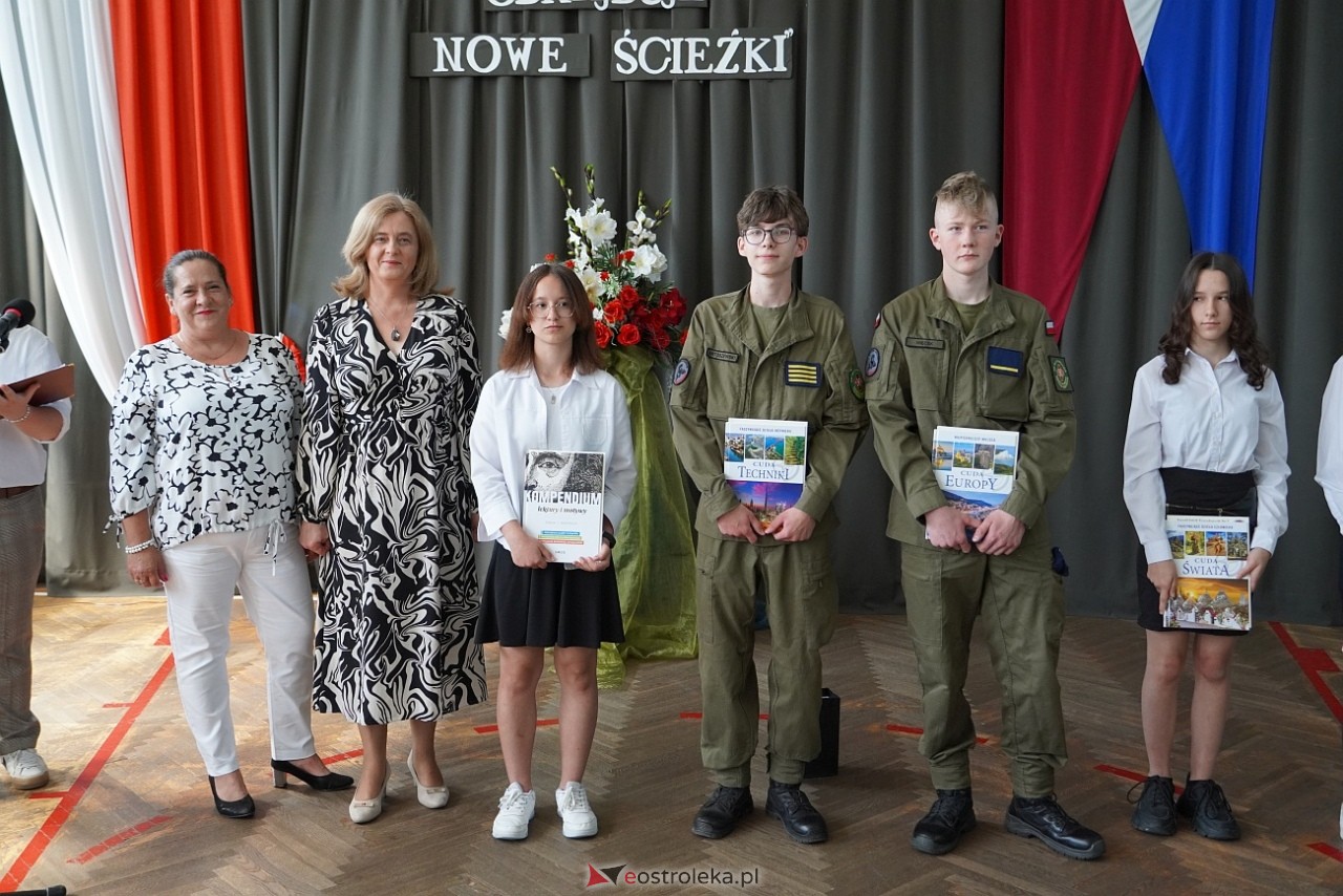 Zakończenie roku szkolnego w Zespole Szkół Zawodowych nr 2 [21.06.2024] - zdjęcie #2 - eOstroleka.pl