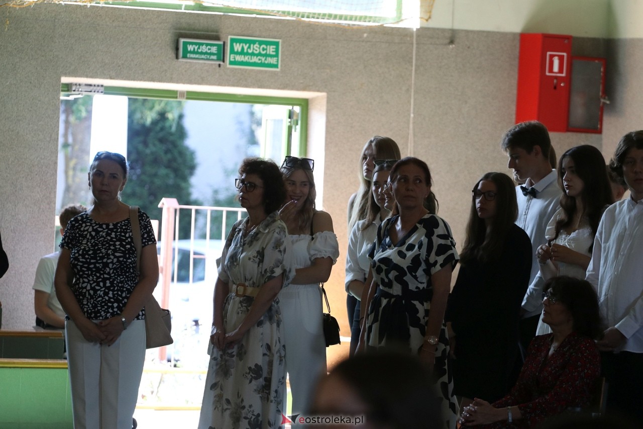 Zakończenie roku szkolnego w III Liceum Ogólnokształcącym w Ostrołęce [21.06.2024] - zdjęcie #87 - eOstroleka.pl