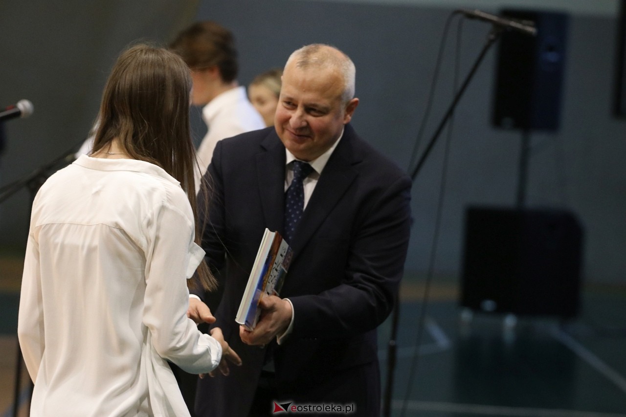Zakończenie roku szkolnego w III Liceum Ogólnokształcącym w Ostrołęce [21.06.2024] - zdjęcie #35 - eOstroleka.pl