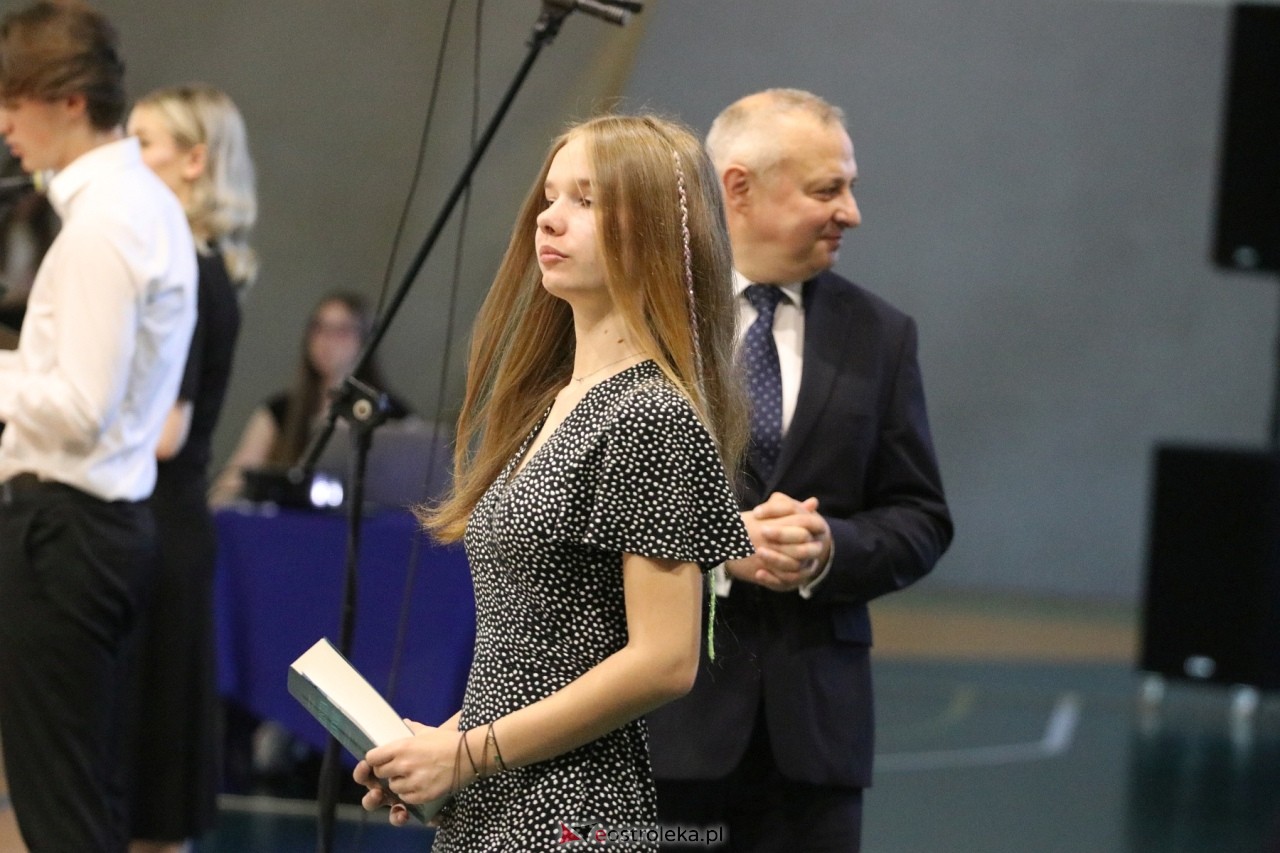 Zakończenie roku szkolnego w III Liceum Ogólnokształcącym w Ostrołęce [21.06.2024] - zdjęcie #10 - eOstroleka.pl
