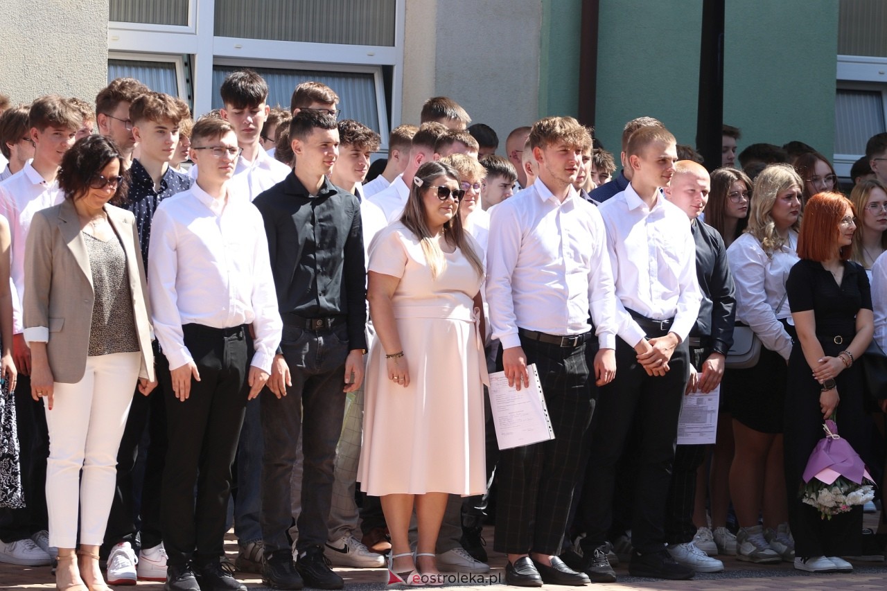 Zakończenie roku szkolnego w Zespole Szkół Zawodowych nr 1 w Ostrołęce [21.06.2024] - zdjęcie #68 - eOstroleka.pl
