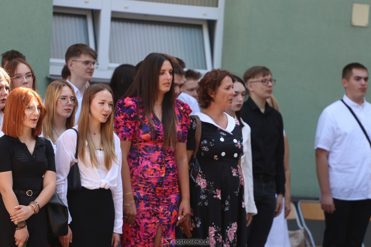 Zakończenie roku szkolnego w Zespole Szkół Zawodowych nr 1 w Ostrołęce [21.06.2024] - zdjęcie #57 - eOstroleka.pl