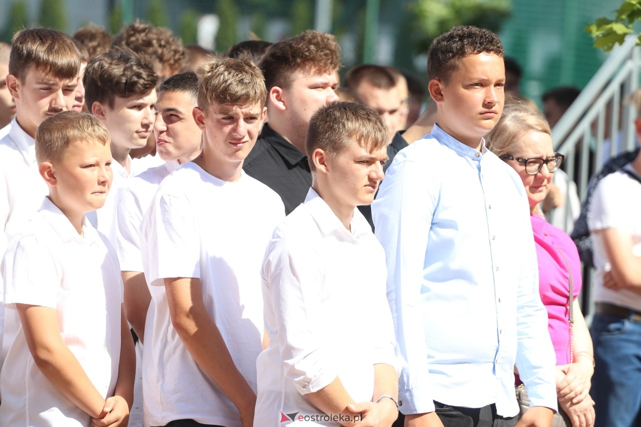 Zakończenie roku szkolnego w Zespole Szkół Zawodowych nr 1 w Ostrołęce [21.06.2024] - zdjęcie #49 - eOstroleka.pl