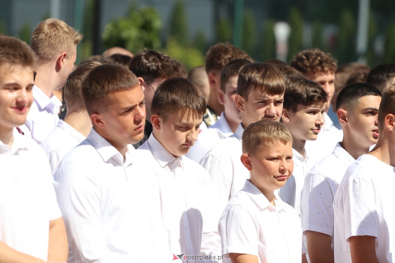 Zakończenie roku szkolnego w Zespole Szkół Zawodowych nr 1 w Ostrołęce [21.06.2024] - zdjęcie #43 - eOstroleka.pl