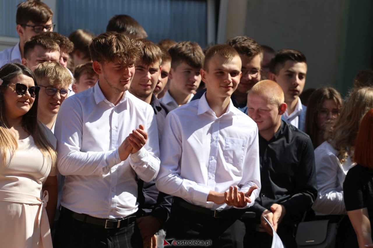 Zakończenie roku szkolnego w Zespole Szkół Zawodowych nr 1 w Ostrołęce [21.06.2024] - zdjęcie #39 - eOstroleka.pl