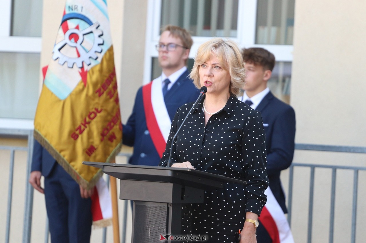 Zakończenie roku szkolnego w Zespole Szkół Zawodowych nr 1 w Ostrołęce [21.06.2024] - zdjęcie #31 - eOstroleka.pl