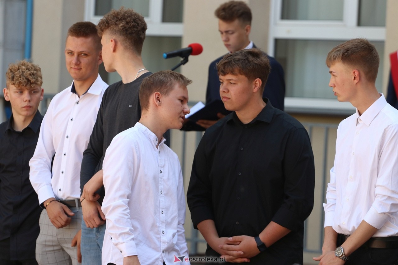 Zakończenie roku szkolnego w Zespole Szkół Zawodowych nr 1 w Ostrołęce [21.06.2024] - zdjęcie #19 - eOstroleka.pl