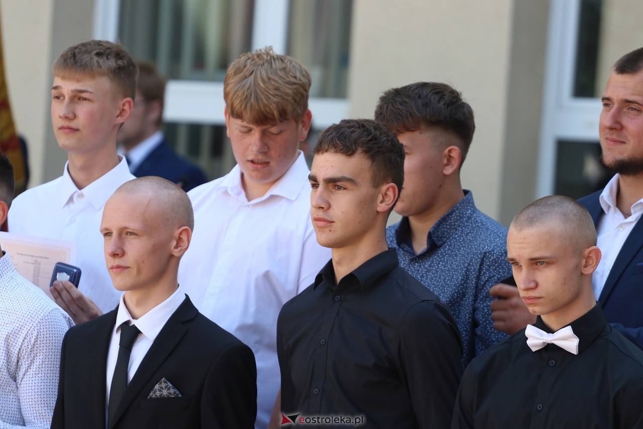 Zakończenie roku szkolnego w Zespole Szkół Zawodowych nr 1 w Ostrołęce [21.06.2024] - zdjęcie #12 - eOstroleka.pl