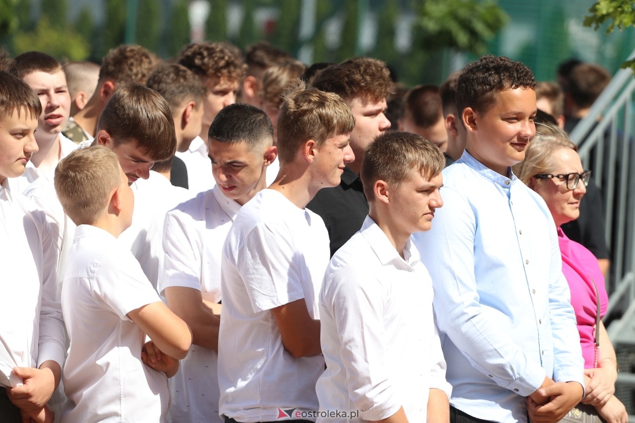 Zakończenie roku szkolnego w Zespole Szkół Zawodowych nr 1 w Ostrołęce [21.06.2024] - zdjęcie #7 - eOstroleka.pl