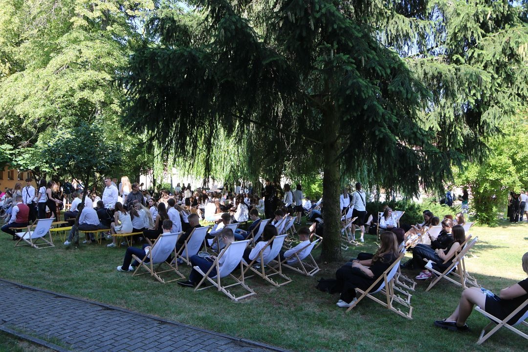 Zakończenie roku szkolnego w I Liceum Ogólnokształcącym w Ostrołęce [21.06.2024] - zdjęcie #32 - eOstroleka.pl