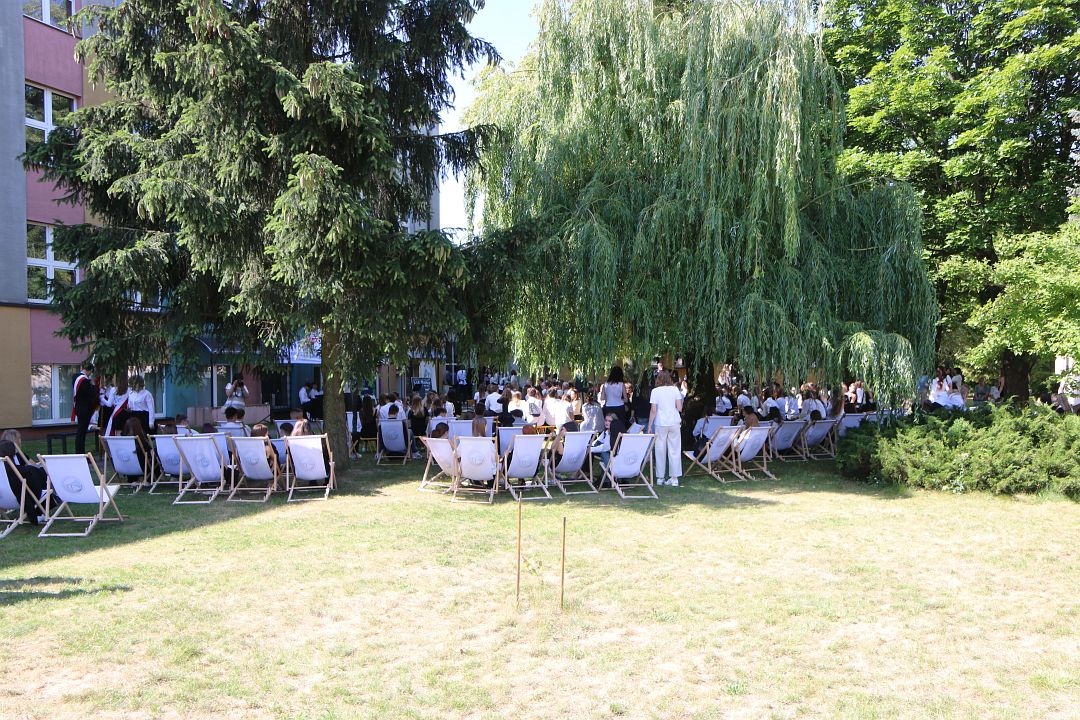 Zakończenie roku szkolnego w I Liceum Ogólnokształcącym w Ostrołęce [21.06.2024] - zdjęcie #28 - eOstroleka.pl