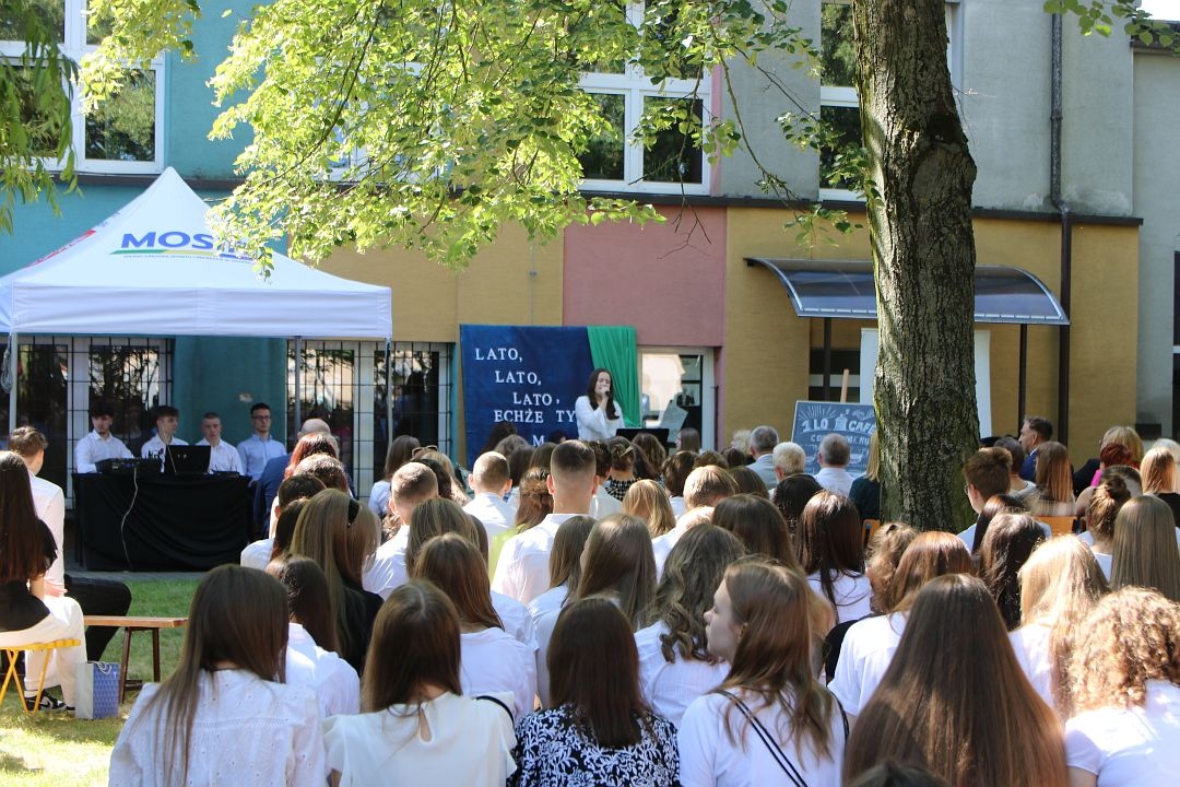 Zakończenie roku szkolnego w I Liceum Ogólnokształcącym w Ostrołęce [21.06.2024] - zdjęcie #20 - eOstroleka.pl