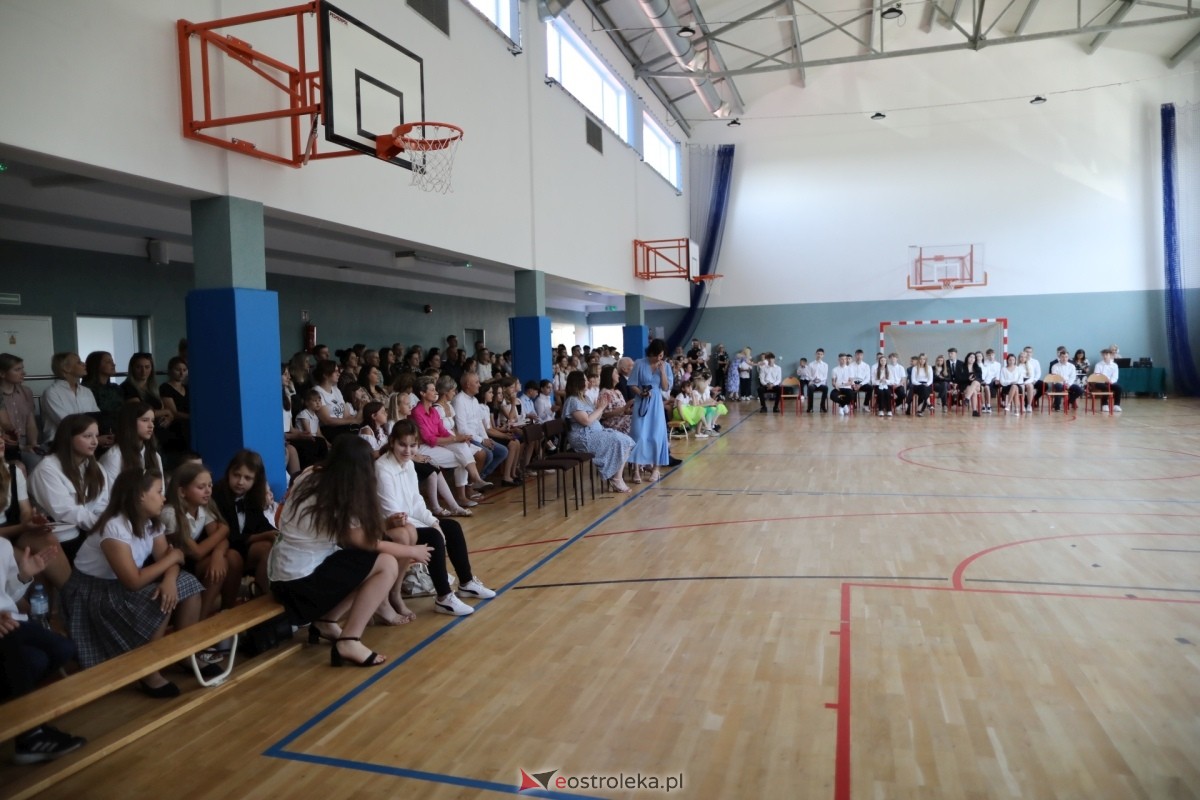 Zakończenie roku szkolnego 2023/2024 w Szkole Podstawowej w Białobieli [21.06.2024] - zdjęcie #59 - eOstroleka.pl
