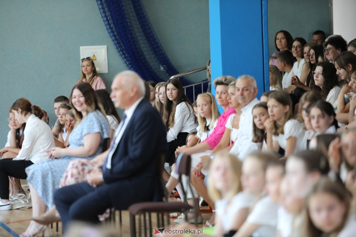 Zakończenie roku szkolnego 2023/2024 w Szkole Podstawowej w Białobieli [21.06.2024] - zdjęcie #42 - eOstroleka.pl