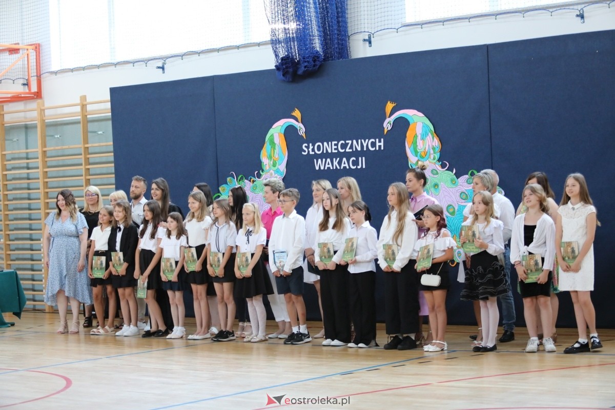 Zakończenie roku szkolnego 2023/2024 w Szkole Podstawowej w Białobieli [21.06.2024] - zdjęcie #38 - eOstroleka.pl