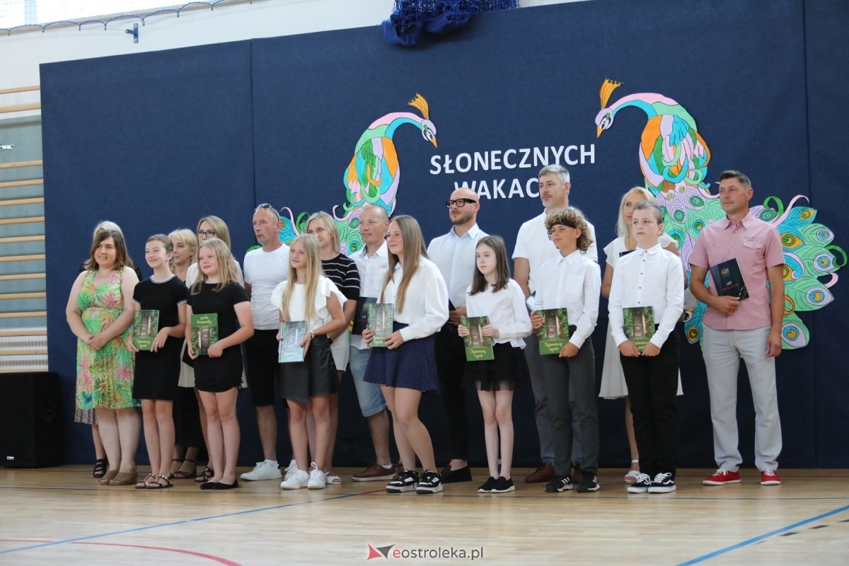 Zakończenie roku szkolnego 2023/2024 w Szkole Podstawowej w Białobieli [21.06.2024] - zdjęcie #35 - eOstroleka.pl