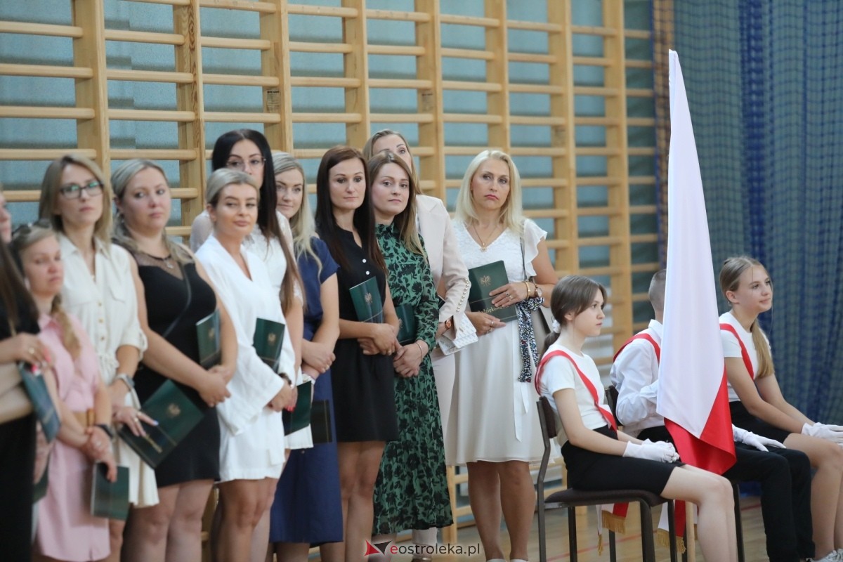 Zakończenie roku szkolnego 2023/2024 w Szkole Podstawowej w Białobieli [21.06.2024] - zdjęcie #16 - eOstroleka.pl