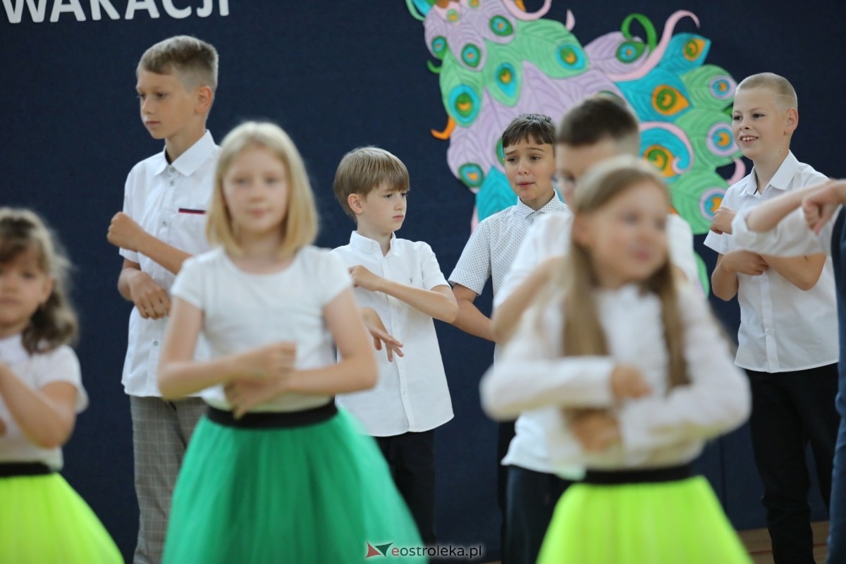 Zakończenie roku szkolnego 2023/2024 w Szkole Podstawowej w Białobieli [21.06.2024] - zdjęcie #11 - eOstroleka.pl