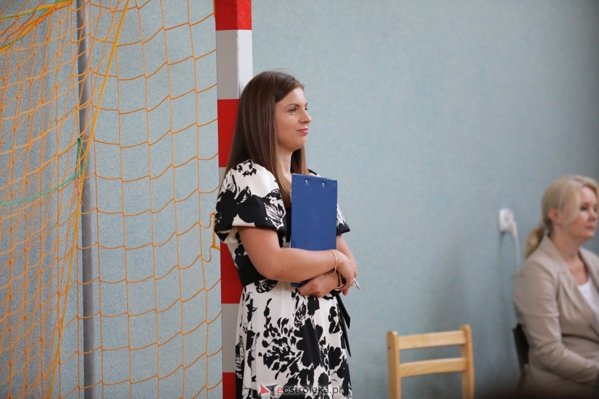 Zakończenie roku szkolnego 2023/2024 w Szkole Podstawowej w Białobieli [21.06.2024] - zdjęcie #4 - eOstroleka.pl