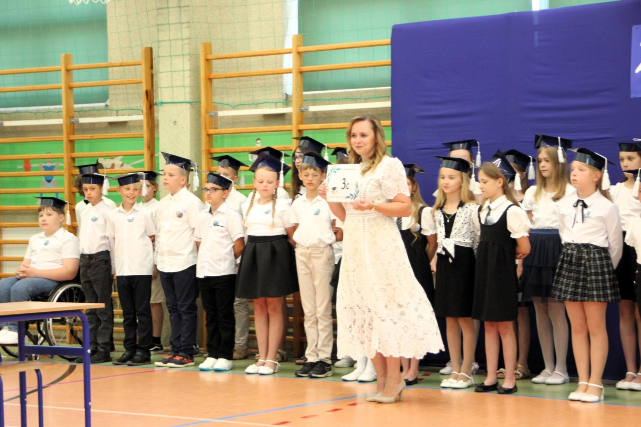 Zakończenie roku szkolnego 2023/24 w Szkole Podstawowej w Rzekuniu [21.06.2024] - zdjęcie #54 - eOstroleka.pl
