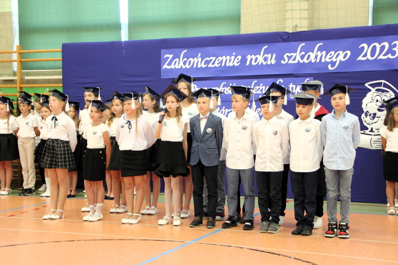 Zakończenie roku szkolnego 2023/24 w Szkole Podstawowej w Rzekuniu [21.06.2024] - zdjęcie #45 - eOstroleka.pl